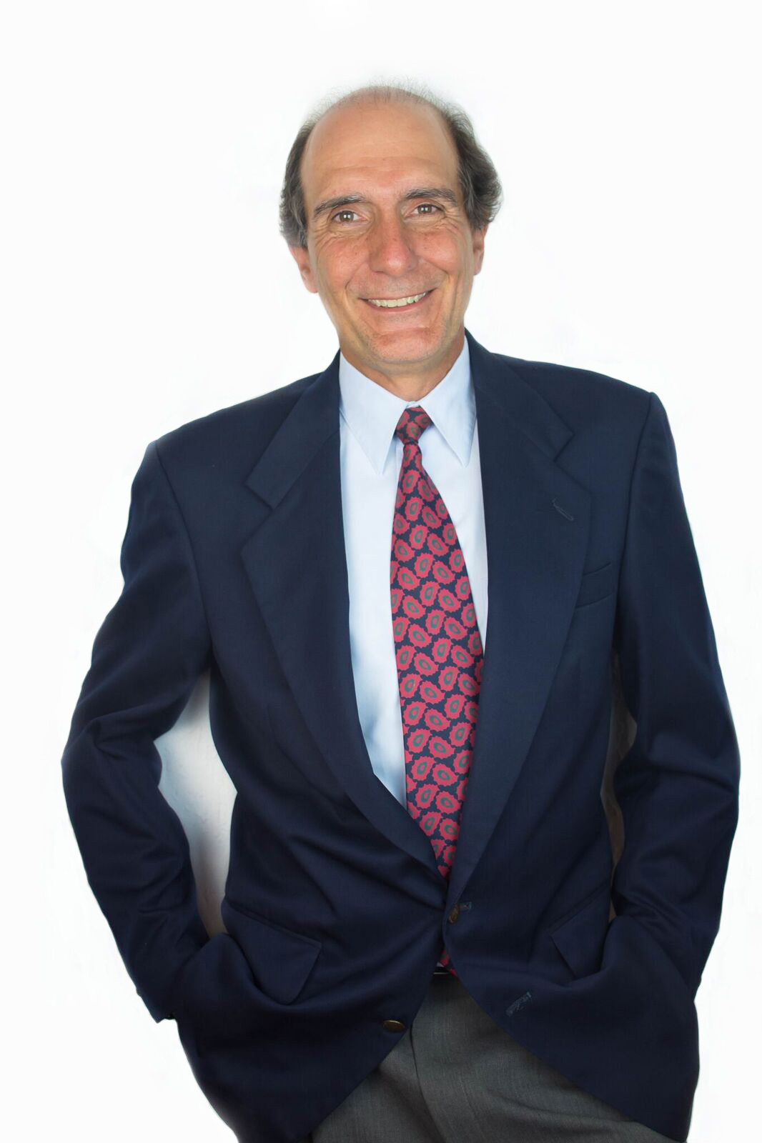 Eduardo_Headshot-Aura